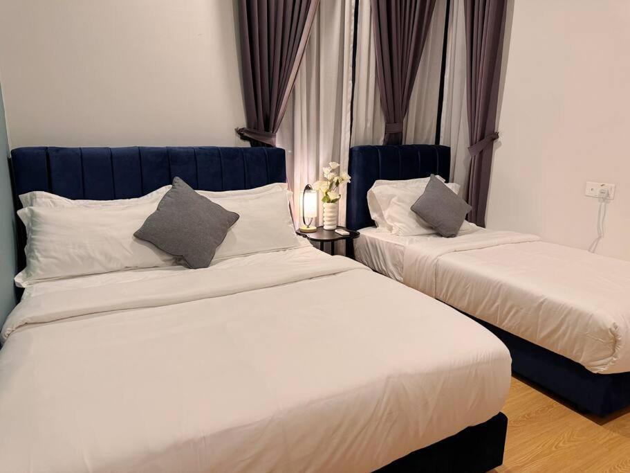 Spacious Balcony Royal Full Seaview With 2carparks Foc Netflix Access And Youtube Premium 3beds3bath For 6-10pax By Minshuku Apartment