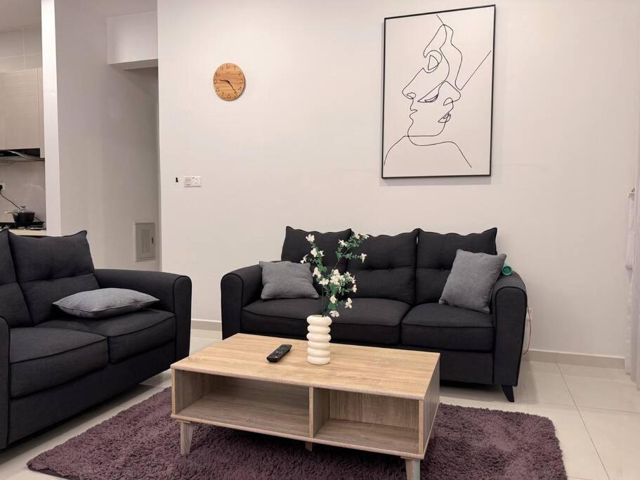 Apartment Spacious Balcony Royal Full Seaview With 2carparks Foc Netflix Access And Youtube Premium 3beds3bath For 6-10pax By Minshuku *