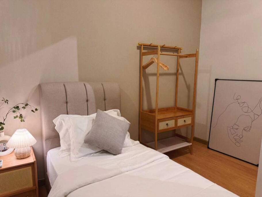Apartment Spacious Balcony Royal Full Seaview With 2carparks Foc Netflix Access And Youtube Premium 3beds3bath For 6-10pax By Minshuku *