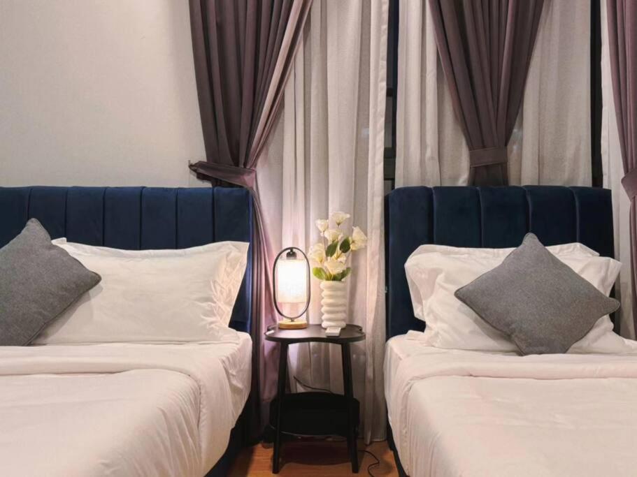 Spacious Balcony Royal Full Seaview With 2carparks Foc Netflix Access And Youtube Premium 3beds3bath For 6-10pax By Minshuku