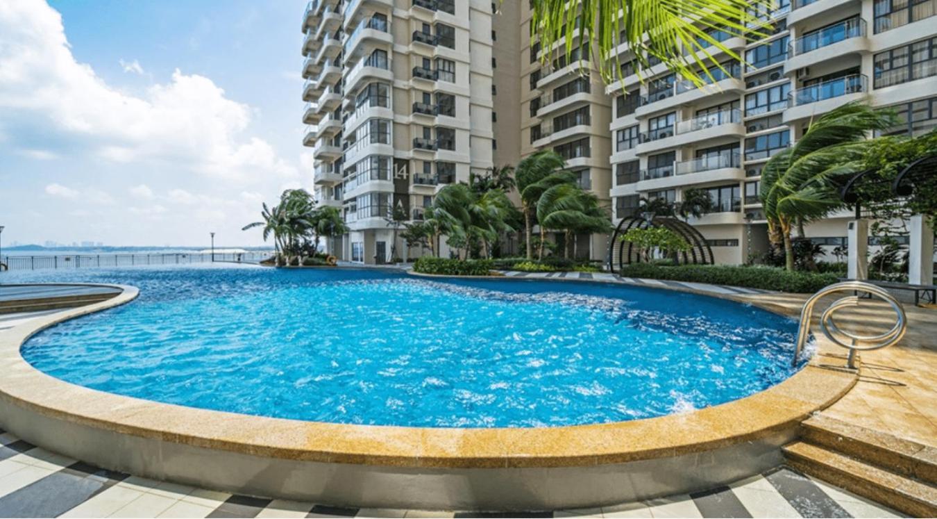Apartment Spacious Balcony Royal Full Seaview With 2carparks Foc Netflix Access And Youtube Premium 3beds3bath For 6-10pax By Minshuku Johor Bahru